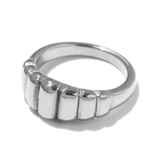 Fade-Resistant Croissant Gold Ring