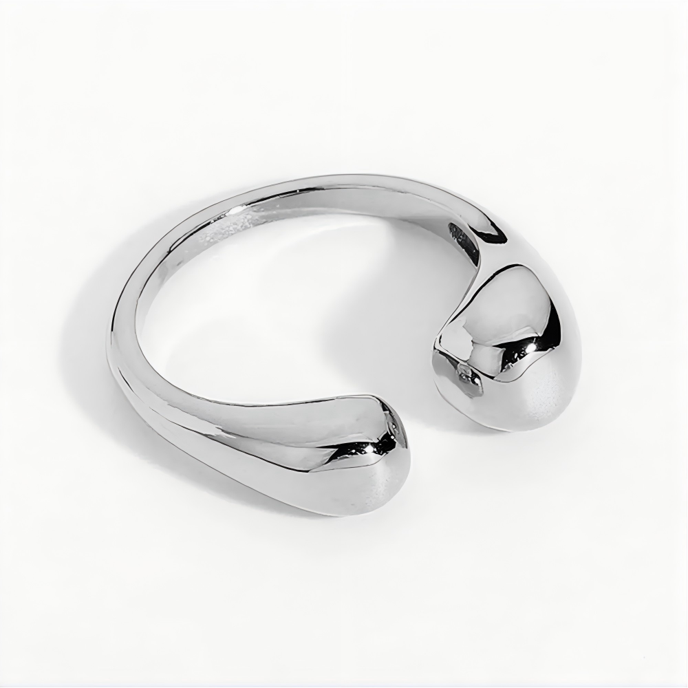 Sculpted Teardrop Open Gold Ring