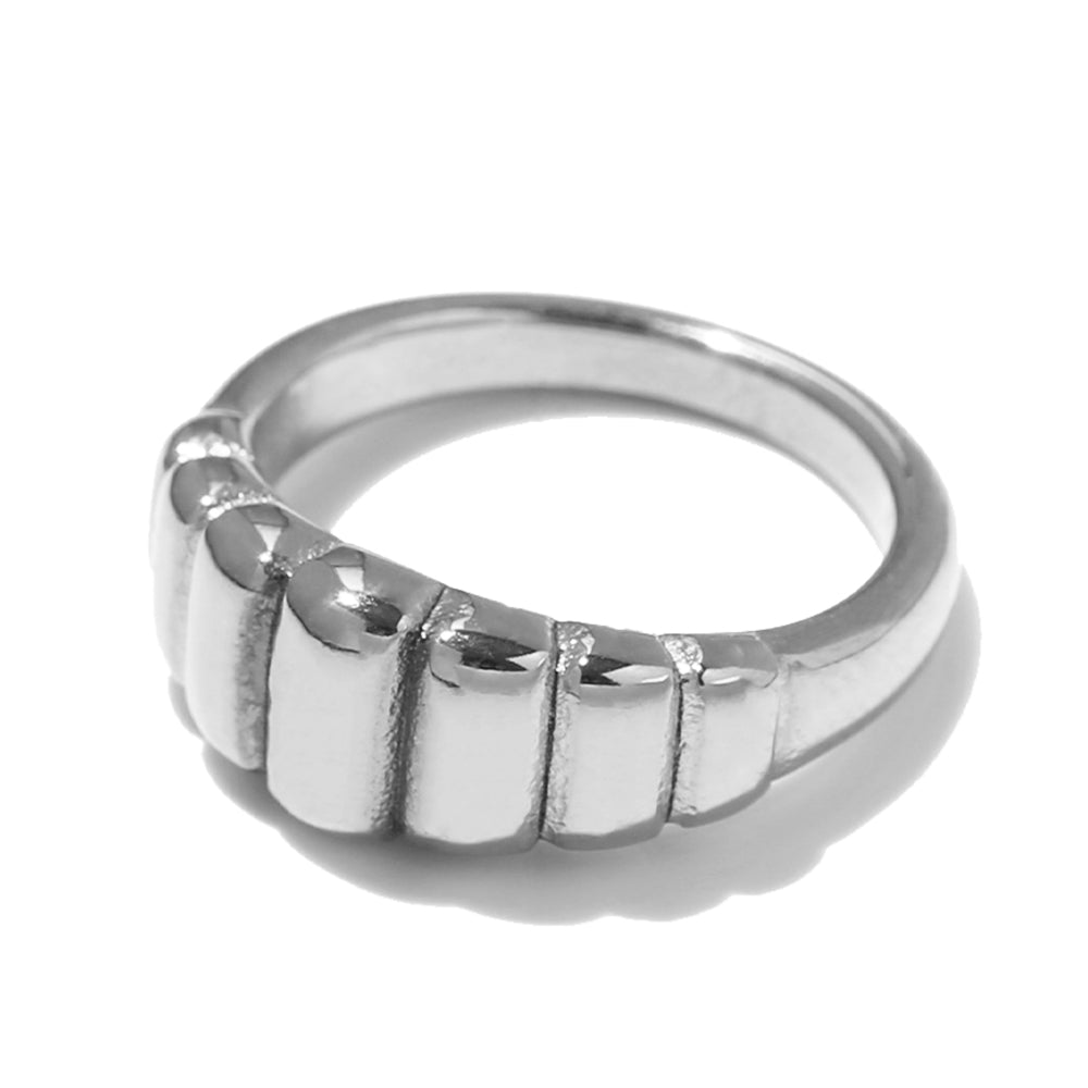 Fade-Resistant Croissant Gold Ring