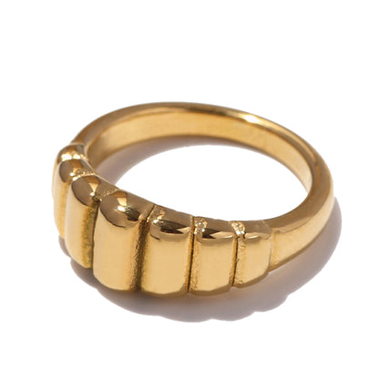 Fade-Resistant Croissant Gold Ring