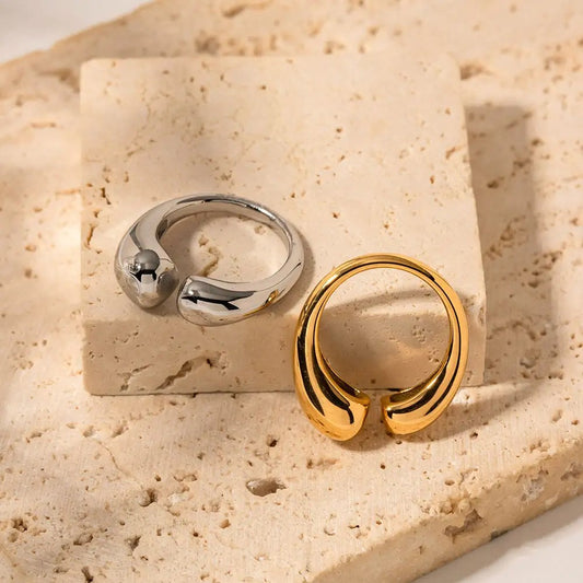 Sculpted Teardrop Open Gold Ring