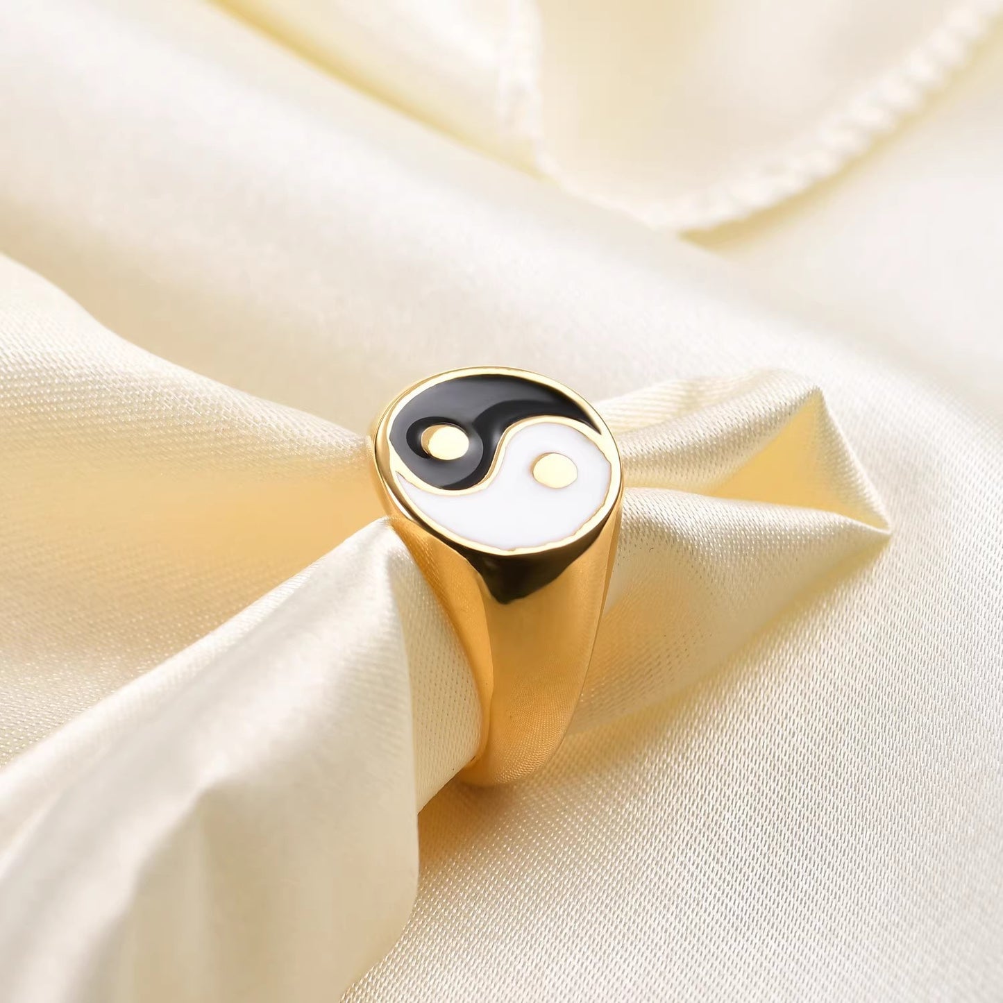 Unisex Yin Yang Enamel Ring