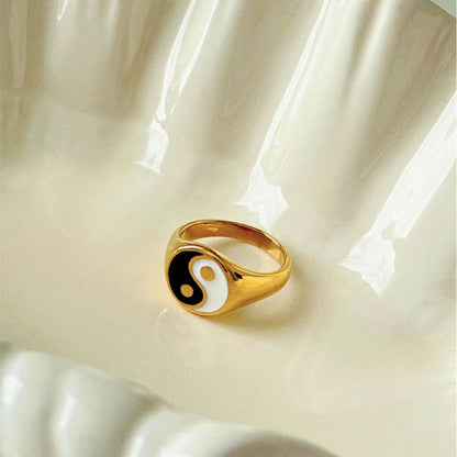 Unisex Yin Yang Enamel Ring