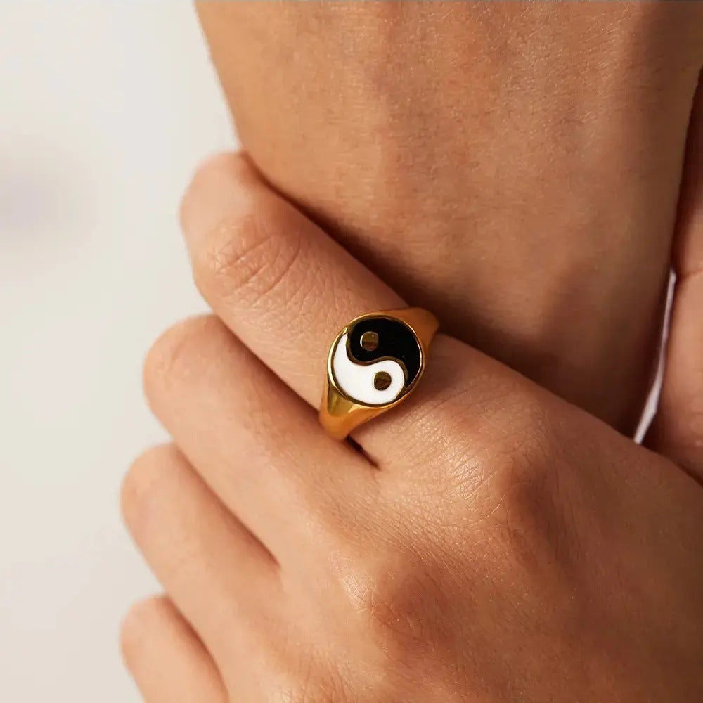 Unisex Yin Yang Enamel Ring