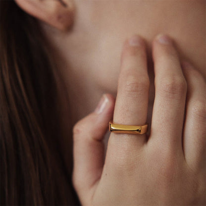 Bella Bar Ring